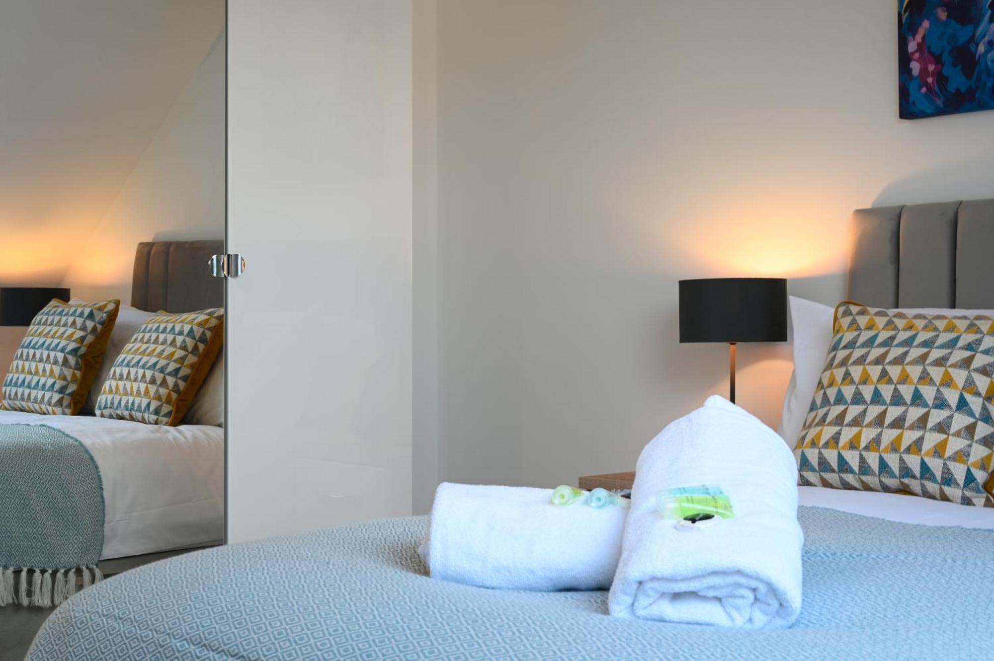 Апартаменты Luxury 4 Bed House With Gated Parking In The Heart Of Birmingham! Экстерьер фото